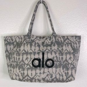 Alo Yoga bag